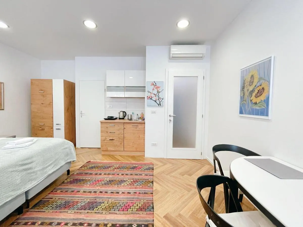 Apartment Candy Pula